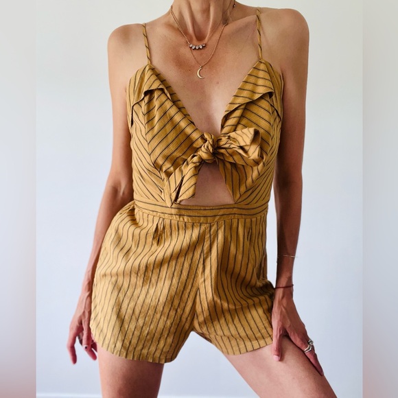Mustard Linen Romper - Picture 3 of 3